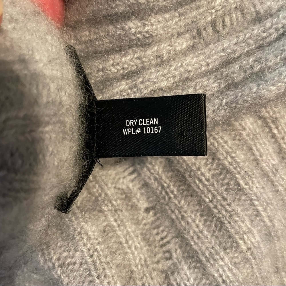 Aqua Cashmere Gray Rib-Knit Distressed Cashmere Sweater Size Small - Picture 8 of 9